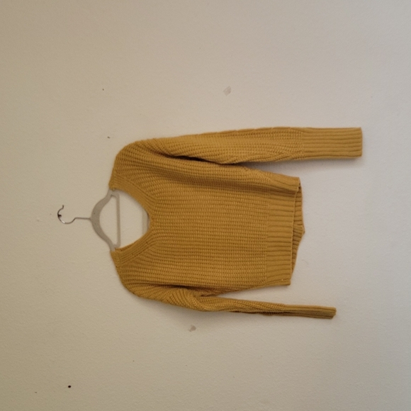 moon& Madison  vneck croptop knit sweater size XS color mustard - Picture 6 of 10